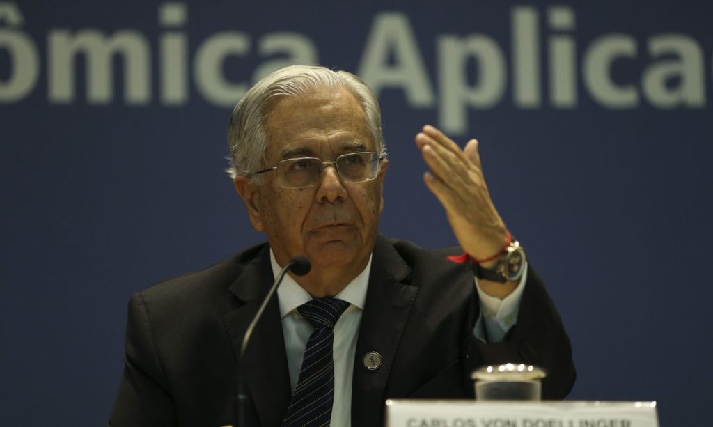 O presidente do Instituto de Pesquisa Econômica Aplicada (Ipea), Carlos von Doellinger, durante o seminário Desafios para a Previdência e a Proteção Social no Brasil. © José Cruz/Agência Brasil