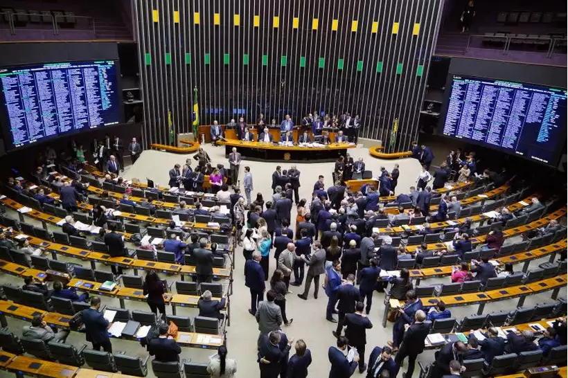 Plenário da Câmara dos Deputados: prazo apertado para definir quem terá direito a receber o FGTS como complemento de renda (foto: Pablo Valadares/Câmara dos Deputados )