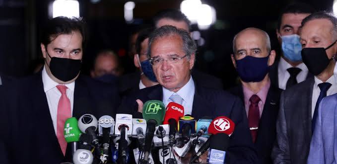 O presidente da Câmara, Rodrigo Maia (DEM-RJ), e o ministro da Economia, Paulo Guedes