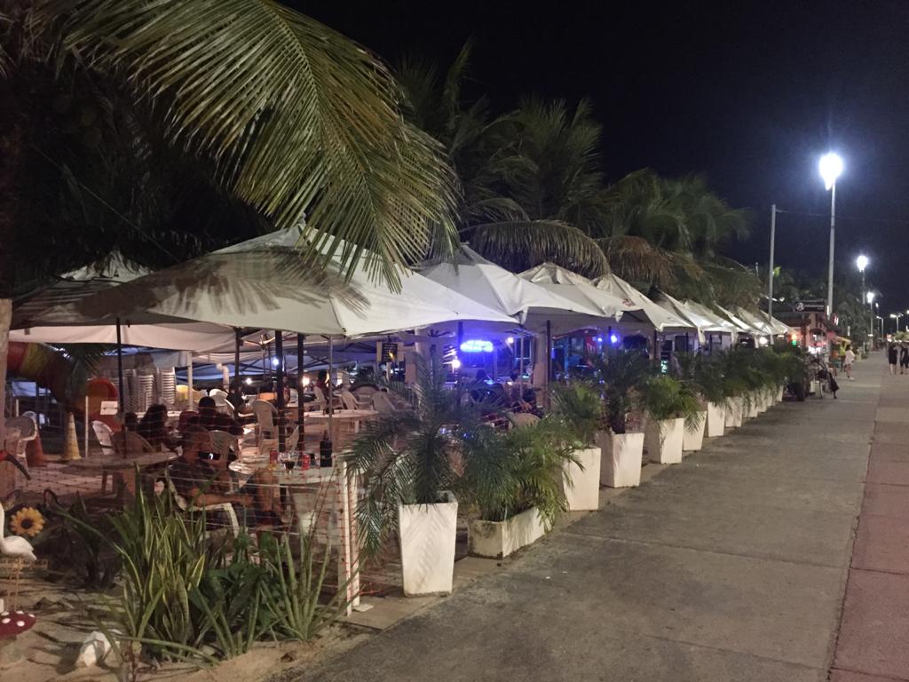 Bar e restaurante na Avenida Litorânea, São Luís - Foto: Lucas Prazeres