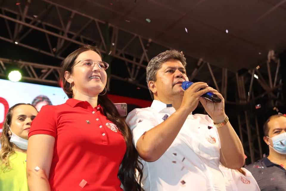 (Jota Silva) A Vice Ana Quitéria e o Candidato e atual Prefeito Adão Carneiro