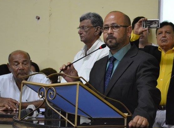 Heliomar Laurindo na tribuna da casa de leis