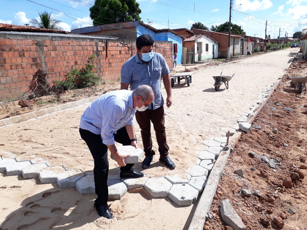 Fotos: registro da visita e vistoria do dep. Hildo Rocha com o prefeito Fernando Teixeira e equipe à obras públicas