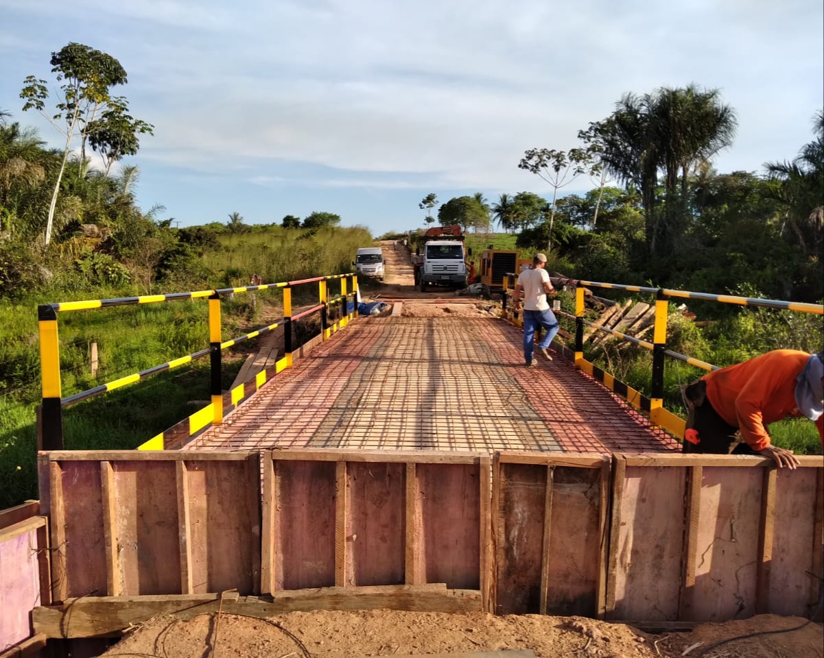 Estrutura da Ponte da Prata pronta para receber concreto (Fotos: Sinfra/Divulgação)