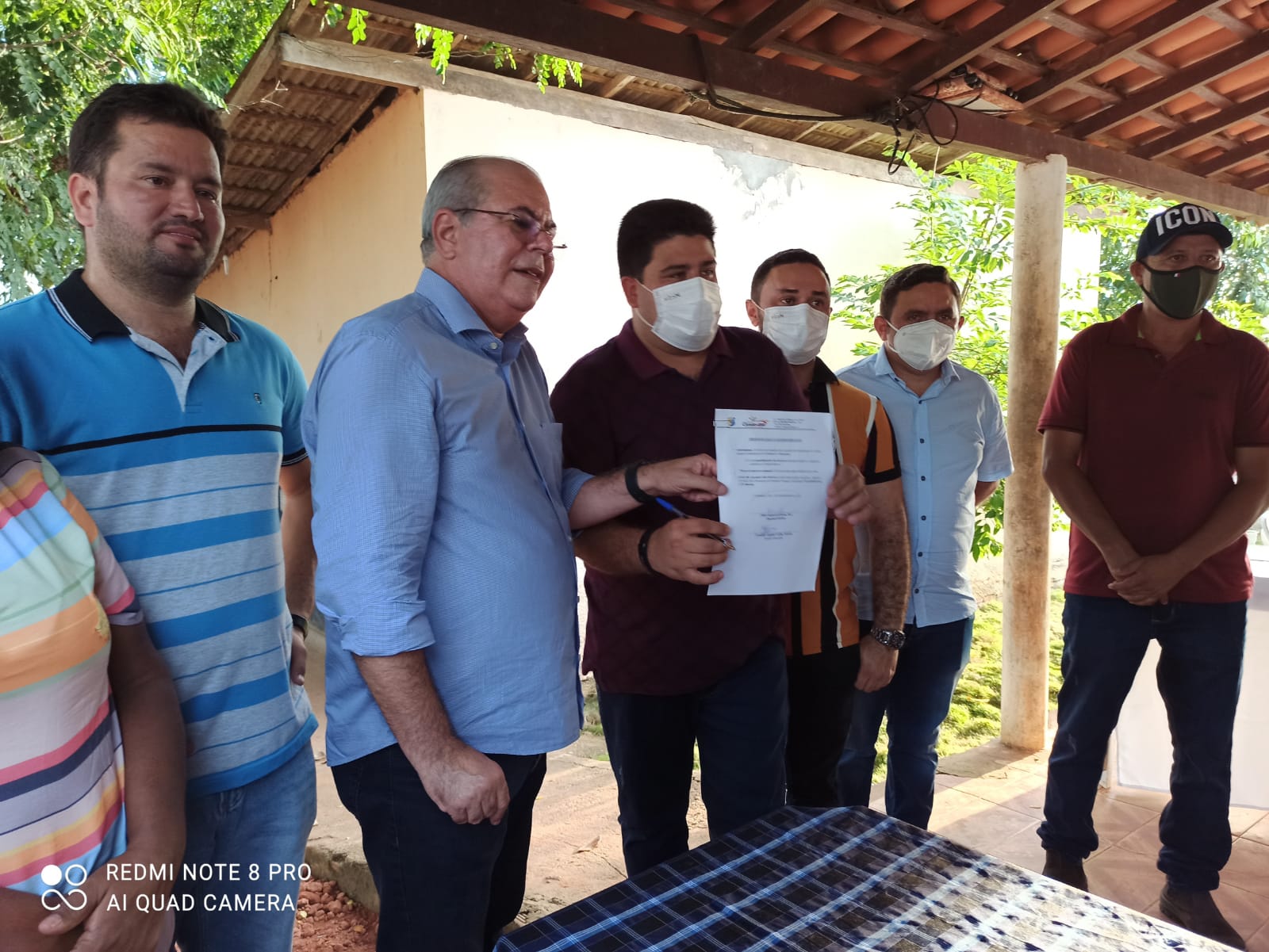 Fernando Teixeira com Hildo Rocha, acompanhados de vereadores na assinatura das ordens de serviço e em visita às obras - Fotos: Ascom/Divulgação