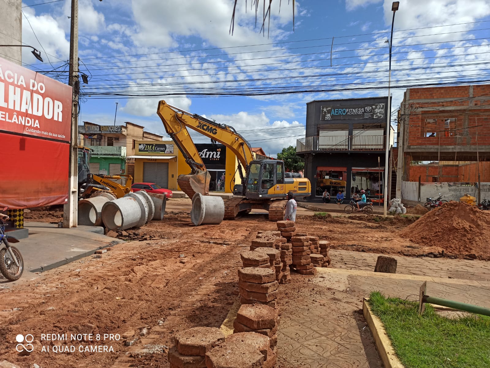 Registro da obra em andamento na Praça da Matriz - Fotos: ASCOM/Divulgação