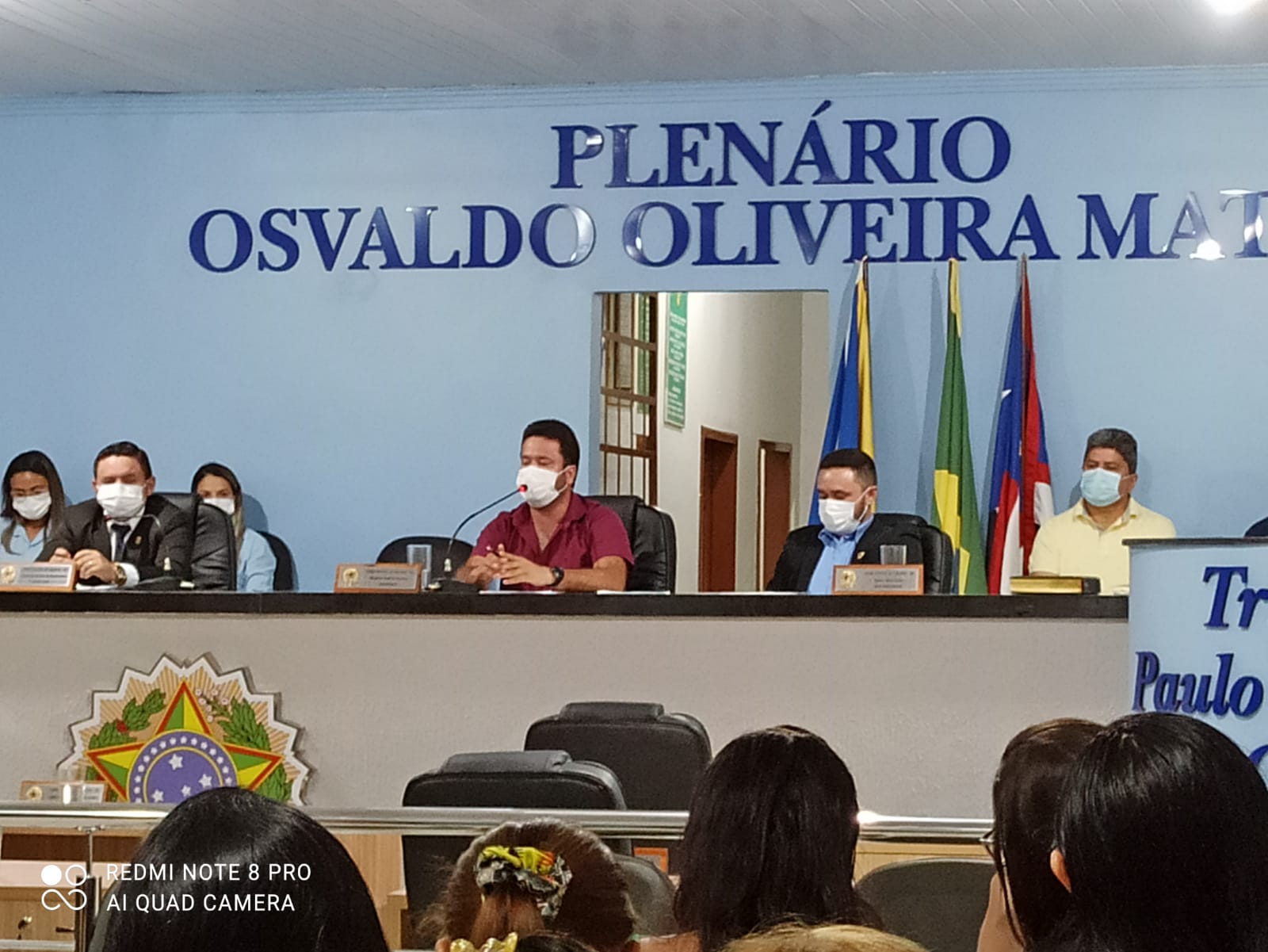 Vereadores, prefeito e público da galeria em sessão de abertura dos trabalhos da CMC de 2022 - Fotos: EBO/Divulgação