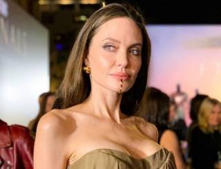 Angelina Jolie vende joias e carros em meio a crise financeira pós-divórcio