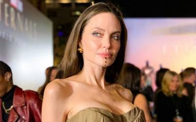 Angelina Jolie vende joias e carros em meio a crise financeira pós-divórcio