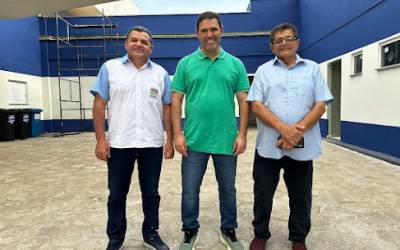 Vagtônio Brandão vistoria obras da nova UPA e Hospital Regional em Açailândia ao lado de prefeitos locais