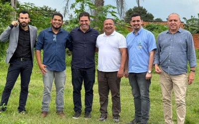 Vereador Erivelton Trindade e Prefeito Dr. Benjamin visitam área destinada à construção de posto de saúde no bairro do Jacu e Vila Maranhão